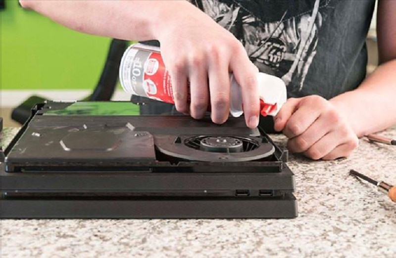 تمیز کردن PS4 و فن
